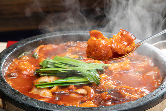 一番人気！韓国式石焼もつ鍋「コプチャンチョンゴル」☆